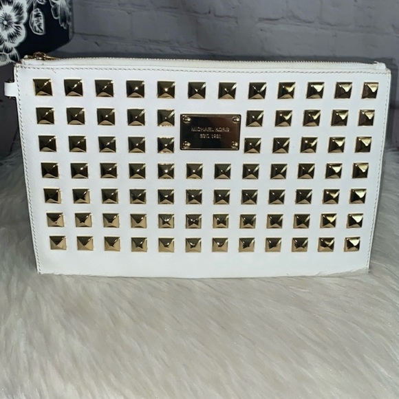 Michael Kors HAMILTON Tote/PYRAMID STUDDED XL Wristlet 2pc Set - Picture 10 of 16